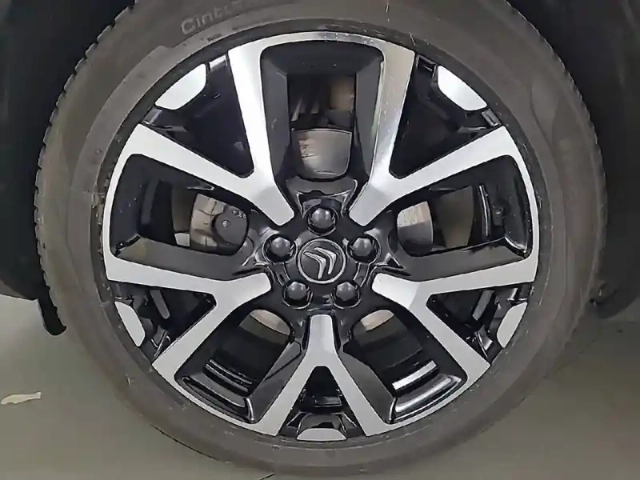 Citroën C5 Aircross bluehdi 130 s&amp;s eat8 — photo 40