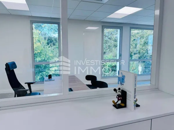 Bureau 303 m²