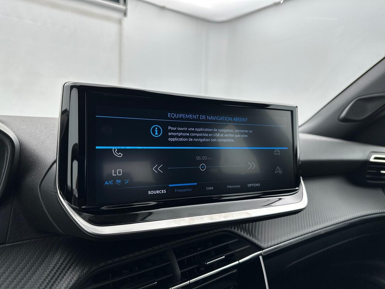 Peugeot 2008 hybrid 136 e-dcs6 style — photo 10