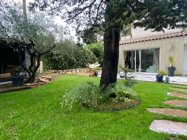 Villa récente T4 de 90 m² - Villetelle