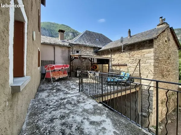 Maison 10 pièces 191 m²