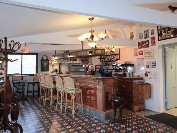 Bar à thème/Restaurant Licence IV proche Estuaire