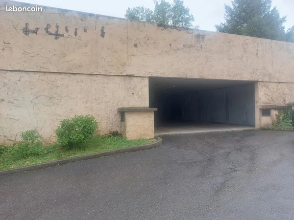 Garage à Vénissieux