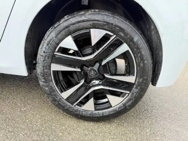 Peugeot 208 hybrid 110 ch e-dcs6 — photo 11