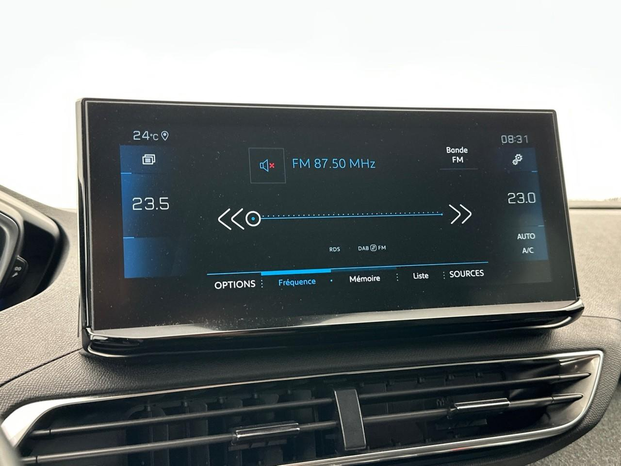 Peugeot 3008 puretech 130ch s&s eat8 allure pack — photo 22