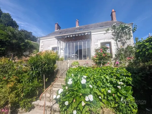 Maison familiale 160 m2 € Dépendances ? Vue campagne ?