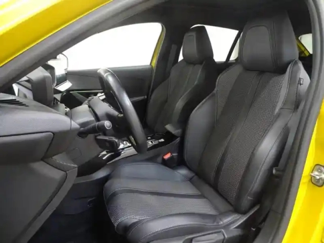 Peugeot 208 e- 136ch gt — photo 7