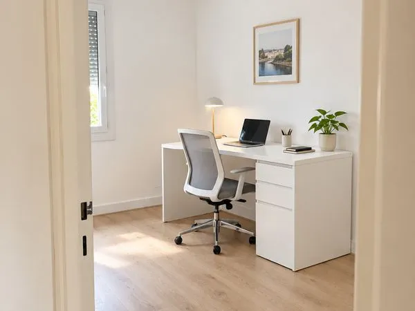 Bureau et espace de travail Location Avrillé 100m² 1900€