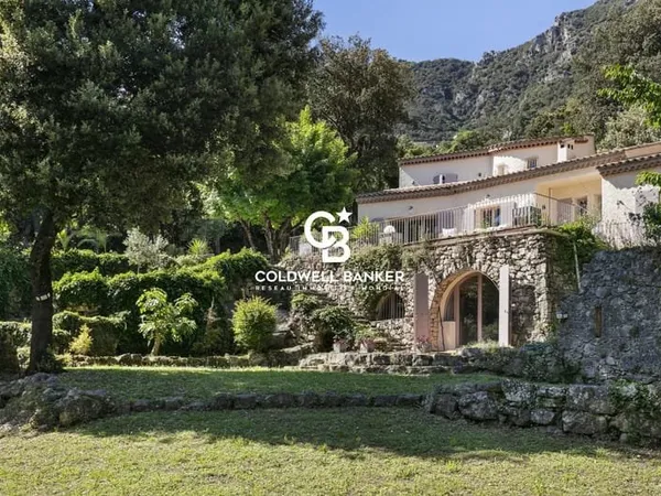 Tourrettes sur Loup - Villa de caractère 193 m2 avec piscine au coeur de la nature
