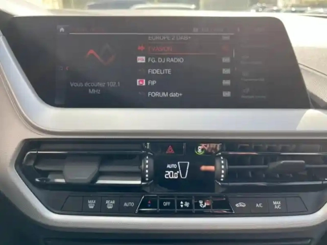 Bmw Serie 1 série 1 118ia 136ch business design dkg7 — photo 10