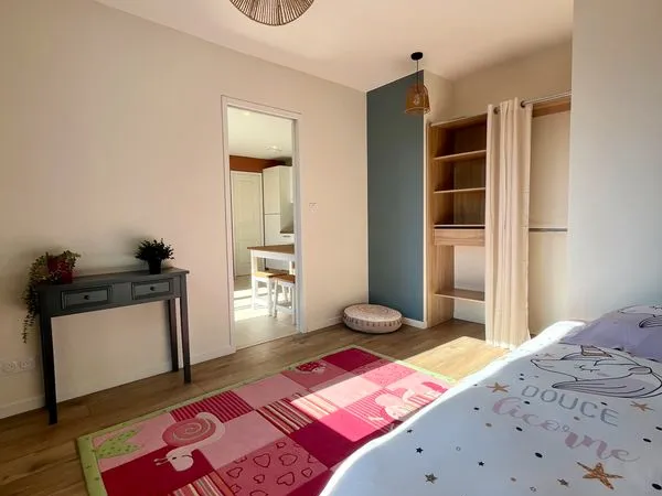 T3 esprit maison Bourg Genas - très lumineux 2 chambres - garage intégré