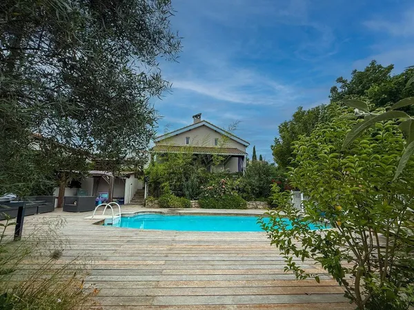 Villa 5 pièces 151 m²