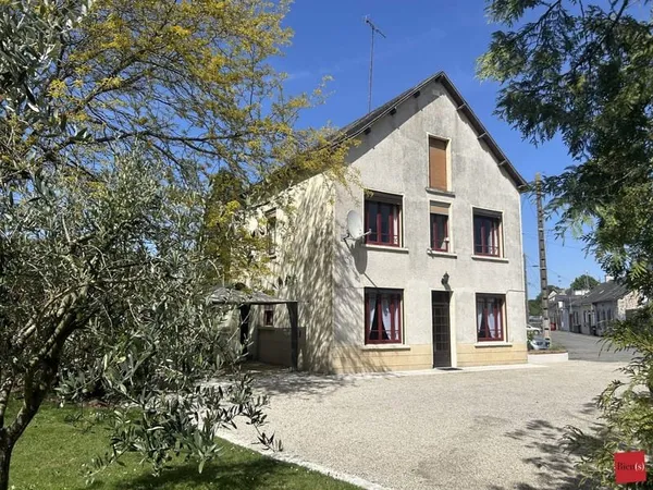Maison typique des années 50 son étang et son parc exceptionne