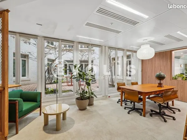 Bureau 238 m²