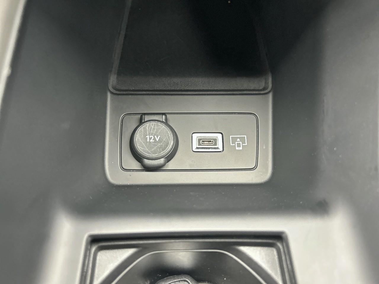 Peugeot 308 hybrid 136 e-dcs6 gt — photo 21