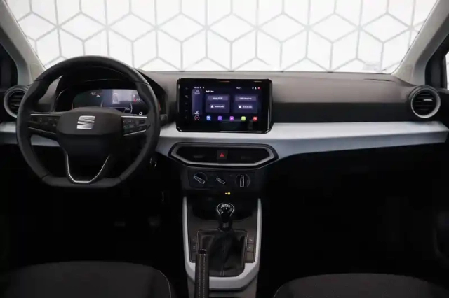 Seat Arona 1.0 tsi 95 ch start/stop bvm5 — photo 9