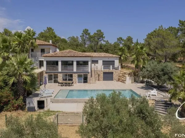Villa 7 pièces 400 m²
