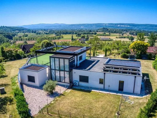 Maison 6 pièces 218 m²