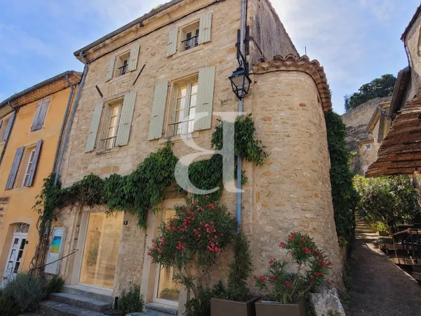 Chamante maison de village au coeur de Grignan