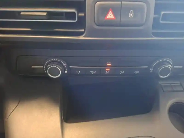 Opel Combo life l1h1 1.5 diesel 100 ch start/stop — photo 25