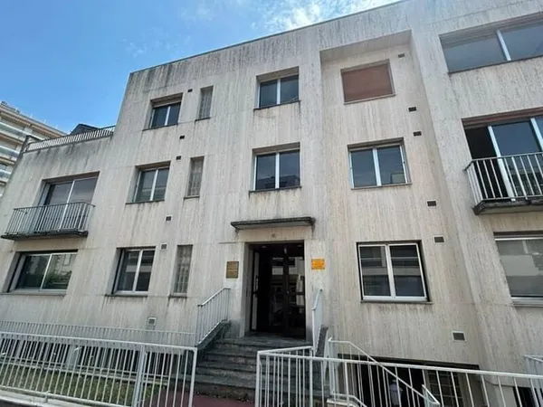 Bureau 91 m²
