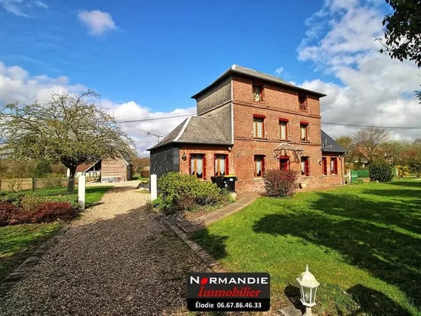 Maison ancienne 3 chambres avec dépendances sur 6400 m² de terra
