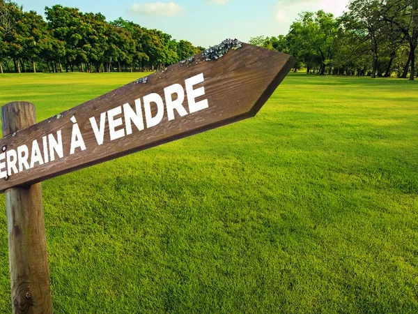 Terrain 1001 m²