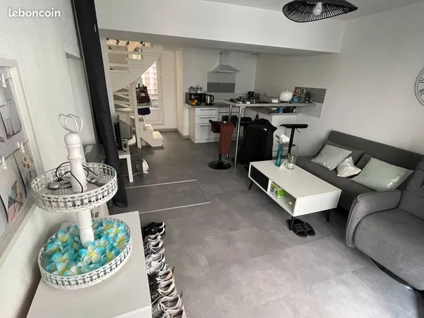 LOUE MAISON SEMI MEUBLEE- 510E/mois