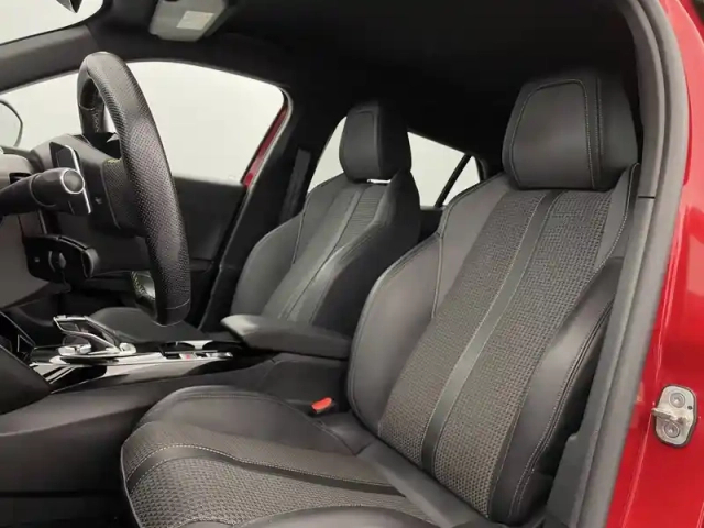 Peugeot 2008 puretech 130 s&amp;s eat8 — photo 14