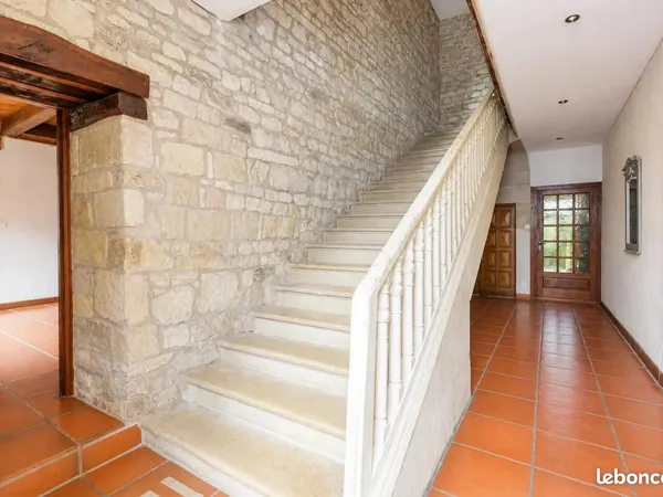Propriété 8 pièces 286 m²