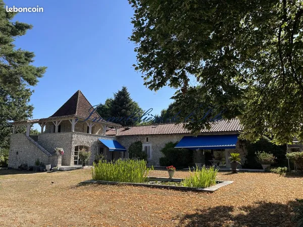 Propriété 9 pièces 263 m²