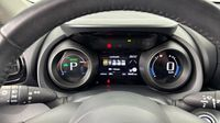 Toyota Yaris 116h Design 5p MY22 — photo 10