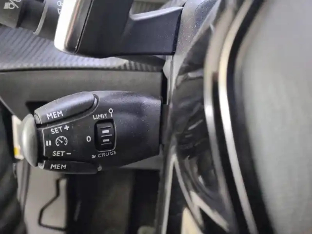 Peugeot 2008 puretech 130 s&amp;s eat8 — photo 26