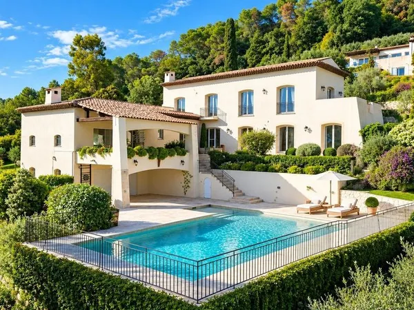 Villa 9 pièces 325 m²