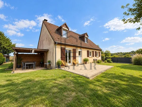 Vends maison - 131 m² - 6 pièces, 4 chambres - Conches-en-Ouche 27190