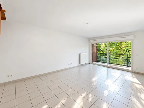 T4 en duplex dans un environnement verdoyant