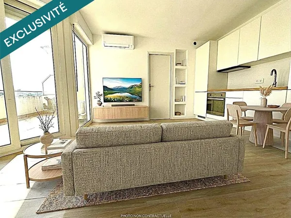 Appartement rénové au dernier étage avec aperçu mer