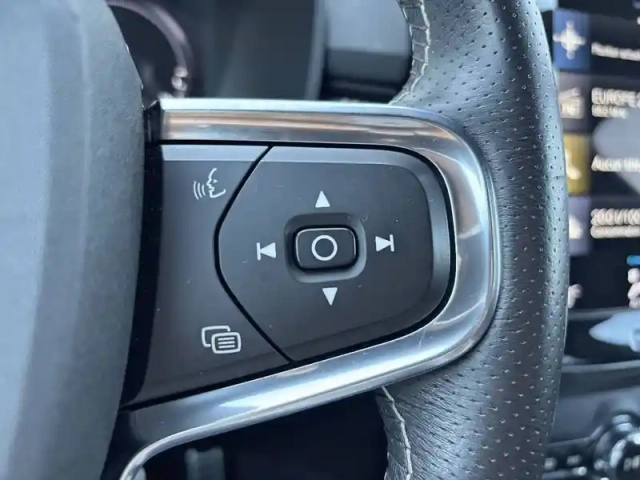 Volvo Xc40 t5 recharge 180+82 ch dct7 — photo 16