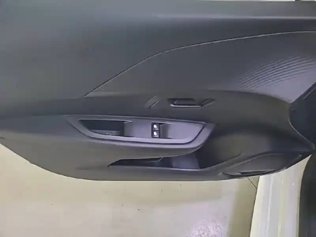 Peugeot 208 puretech 75 s&amp;s bvm5 — photo 44