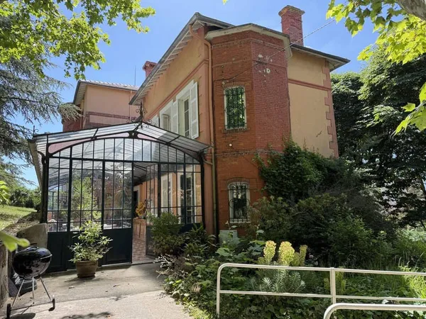 Maison 8 pièces 272 m²