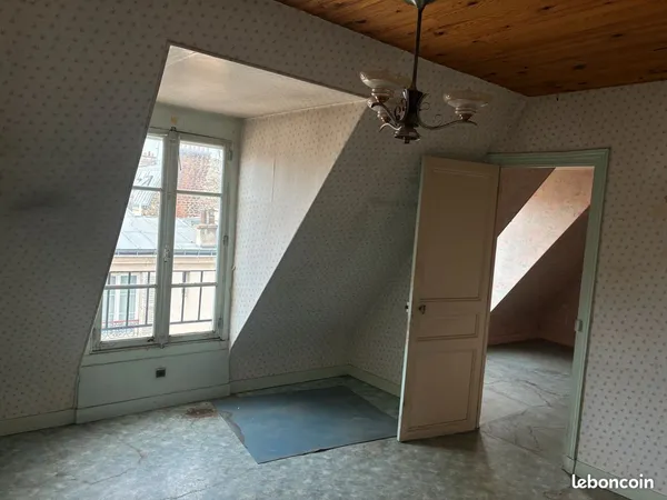 32m2 Saussure/Dames - Dernier étage - Ascenseur - A rénover - 37m2 au sol