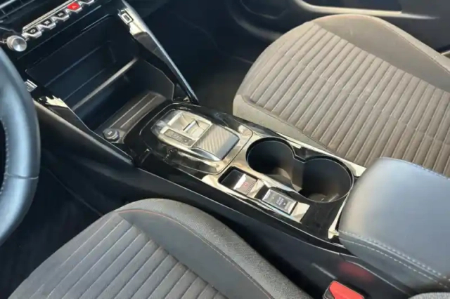 Peugeot 208 electrique 50 kwh 136ch — photo 25