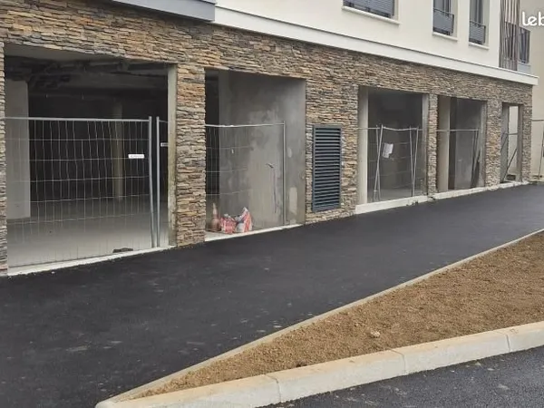 Local commercial 420 m² CHENNEVIERES SUR MARNE