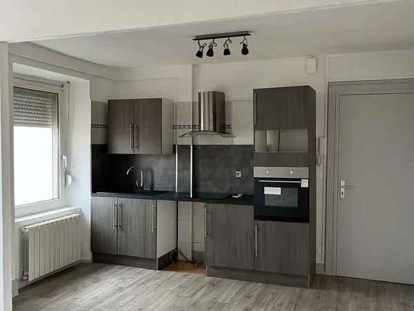 Appartement type F2 avec salle de bain et cuisine équipée neuve