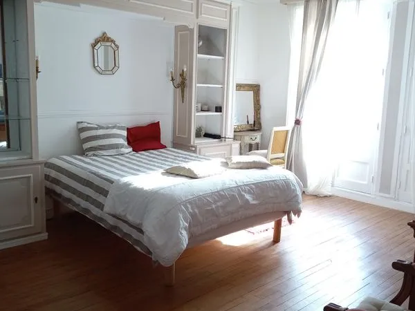 Loue grande chambre