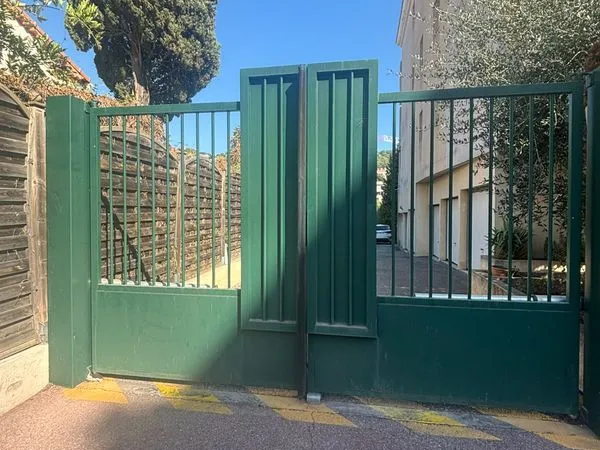 Parking sécurisé sous-sol - accès double portail - Le Cannet proche Cannes