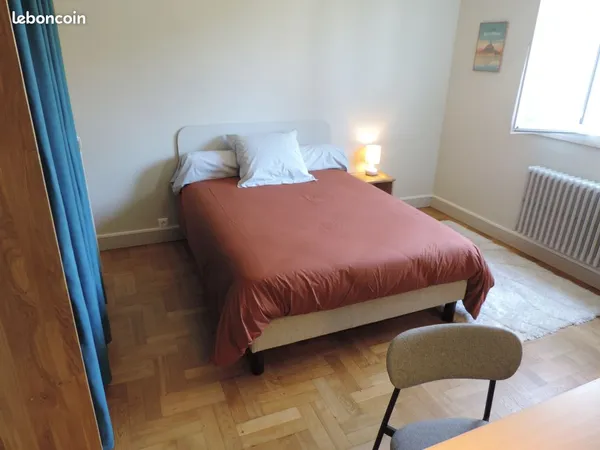 Colocation meublée 3 chambres avec lavabos individuels, proche stade Limoges Beaublanc