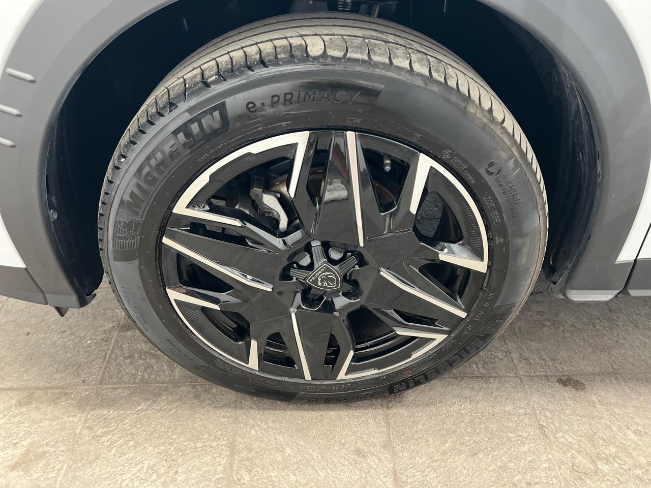 Peugeot 3008 hybrid 145 e-dcs6 gt — photo 11