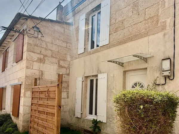 Duplex cosy et rénové - coeur de niort - proche gare - avec extérieur et cave