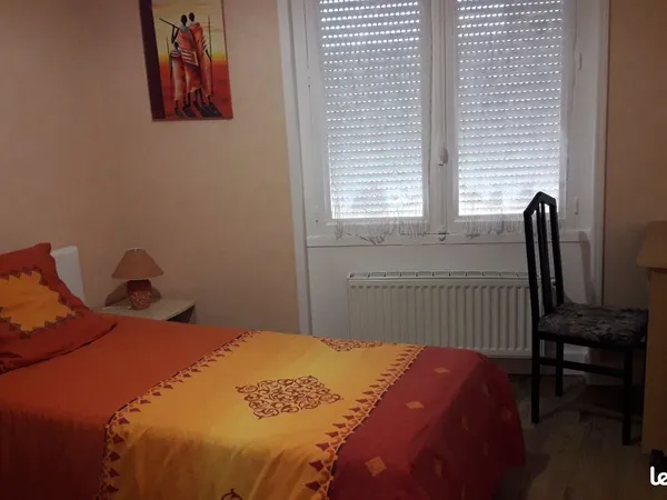 Location chambre meublée dans appartement / maison en centre ville